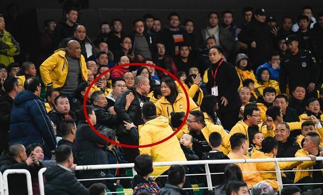 江苏队客场不敌山西队,遭遇连败 江苏队客场不敌山西队,遭遇连败