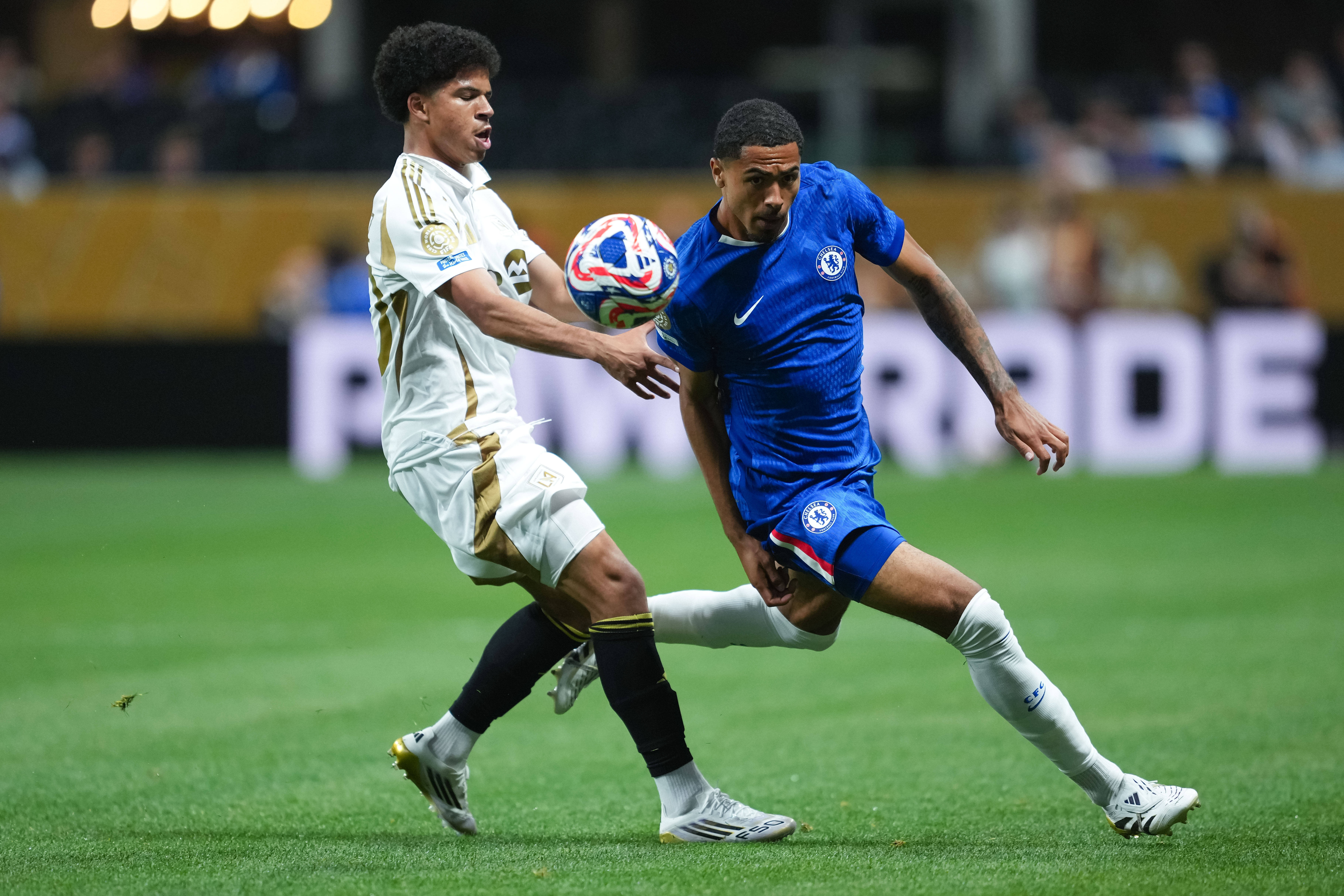 包含快讯：博卡青年抵达美国备战世俱杯的词条