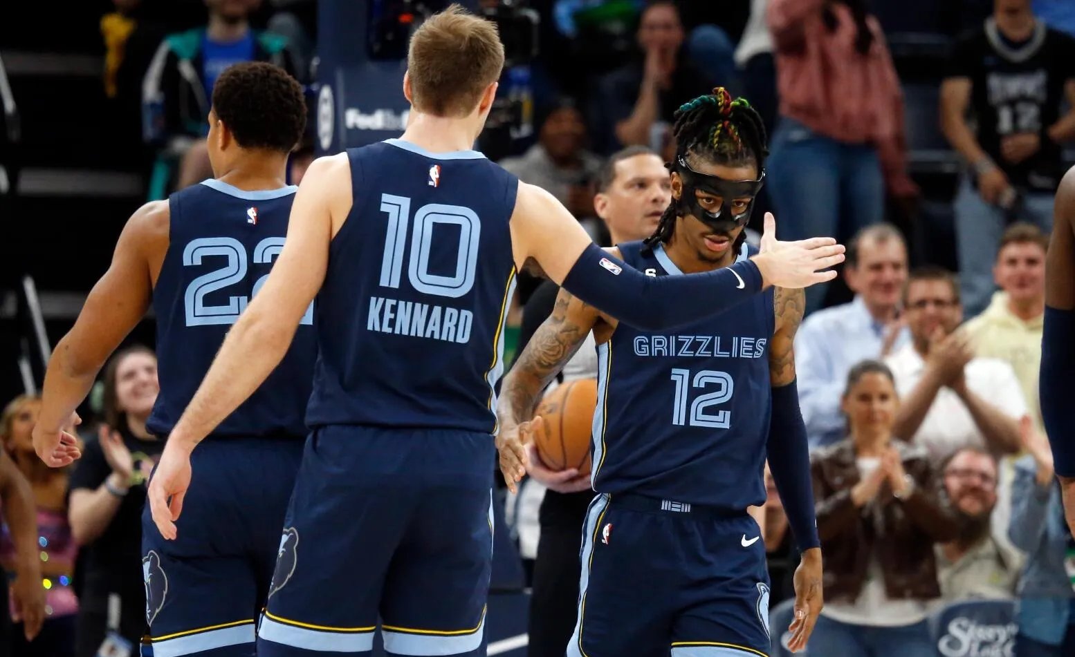 灰熊碾压尼克斯,约基奇三分雨点燃全场 灰熊碾压尼克斯,约基奇三分雨点燃全场