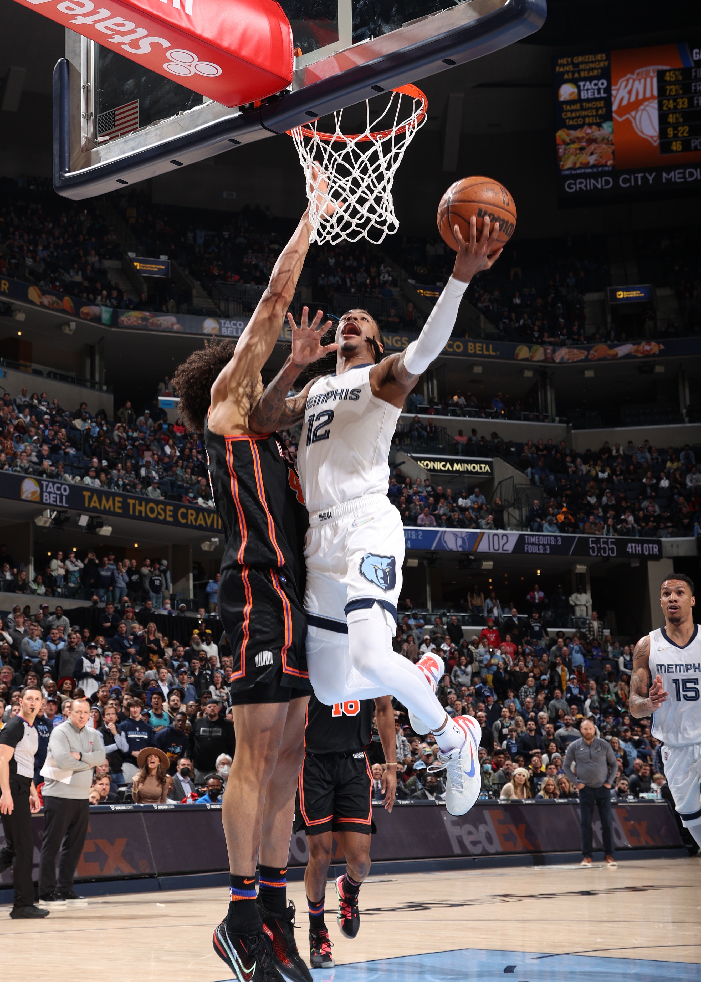 灰熊碾压尼克斯,约基奇三分雨点燃全场 灰熊碾压尼克斯,约基奇三分雨点燃全场