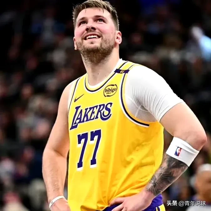 国王横扫黄蜂，东契奇惊艳世界