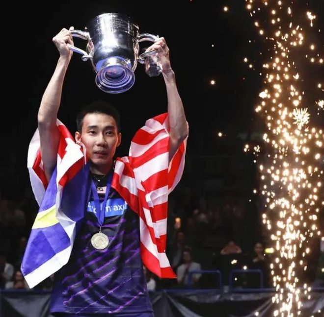 日本羽毛球队轻取韩国羽毛球队，李宗伟送出助攻的简单介绍