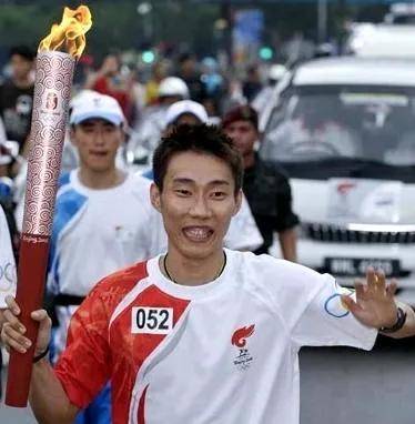 日本羽毛球队轻取韩国羽毛球队，李宗伟送出助攻的简单介绍