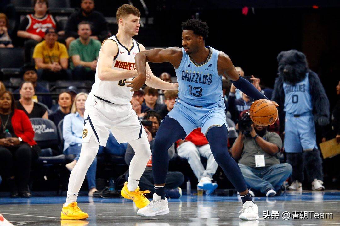 关于勇士轻取灰熊，威斯布鲁克打破历史纪录的信息