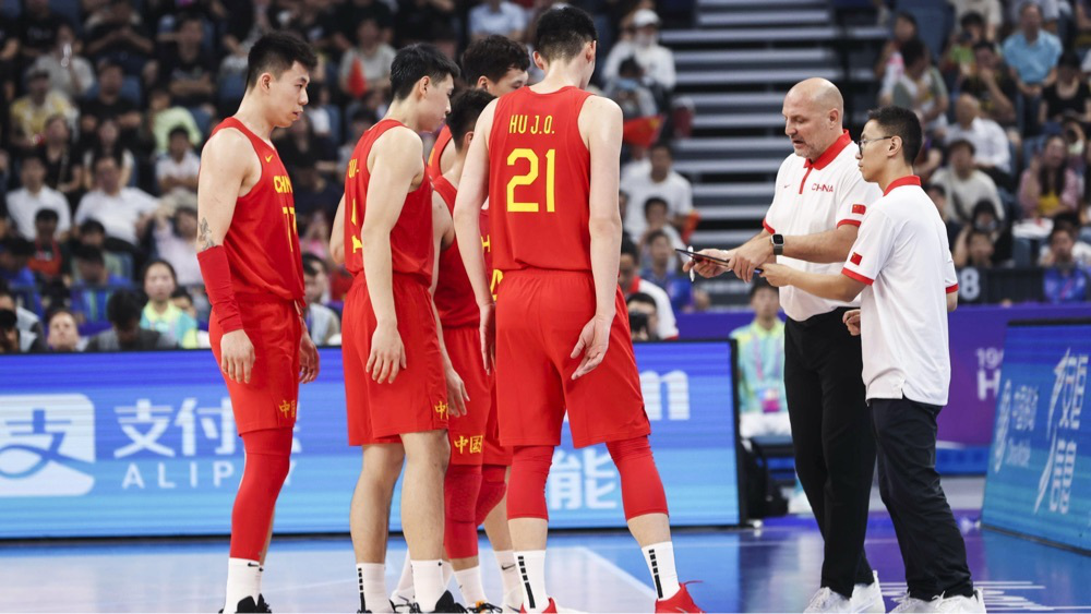 关于日本男篮碾压菲律宾男篮，麦科勒姆完成帽子戏法的信息