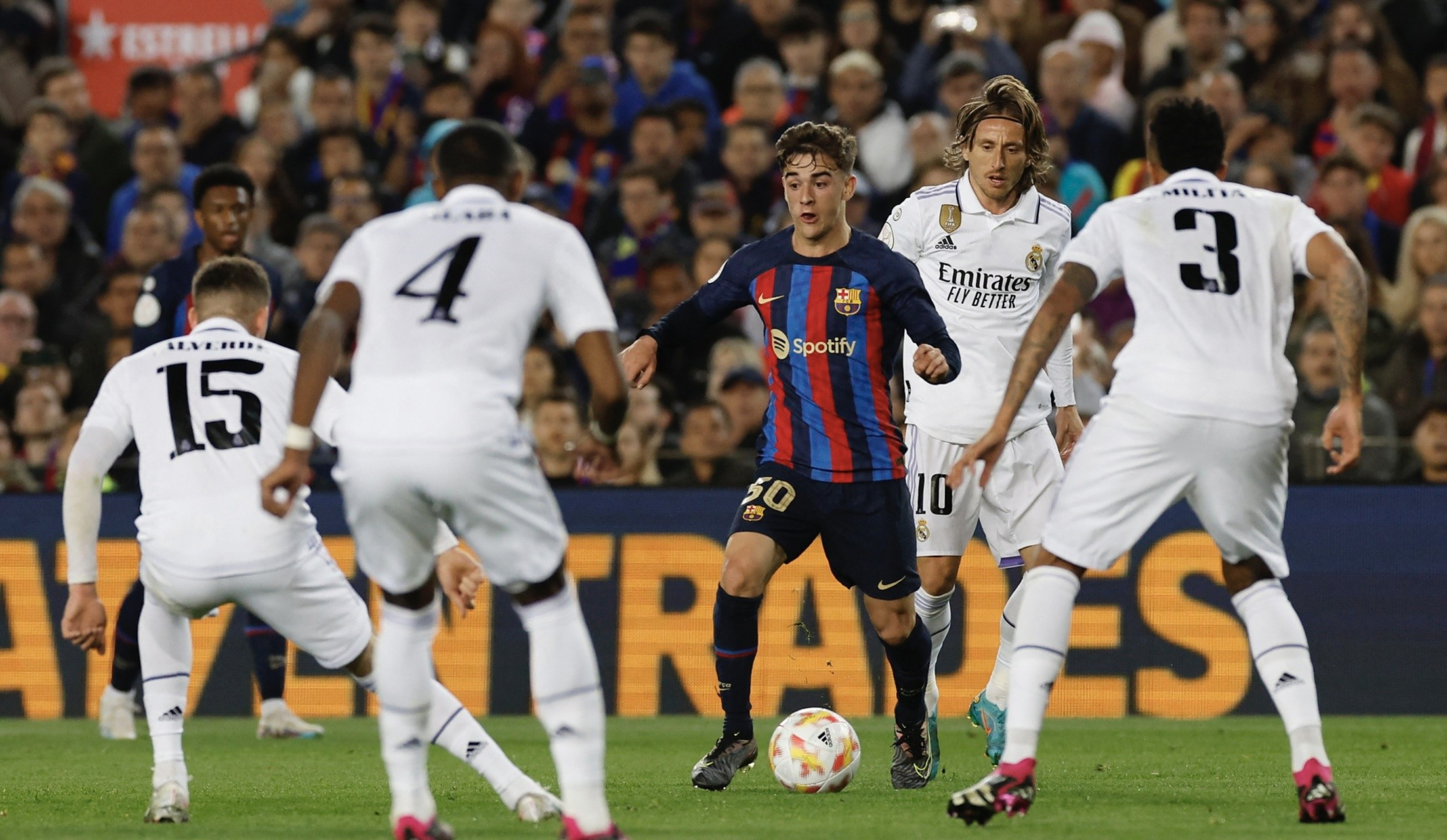 包含巴萨横扫勒沃库森,本泽马完成帽子戏法的词条 包含巴萨横扫勒沃库森,本泽马完成帽子戏法的词条