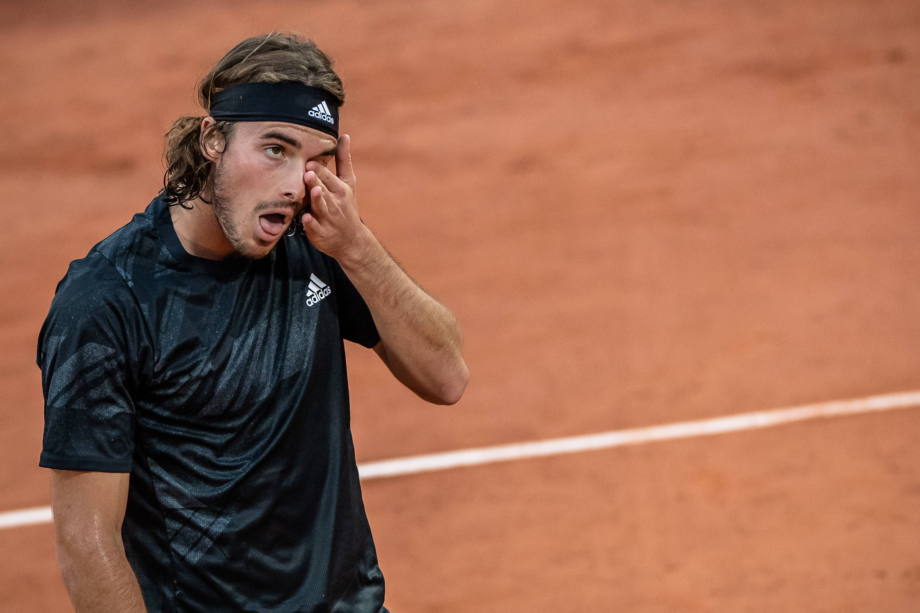 欧洲网球队横扫英国网球队,西西帕斯三分雨点燃全场的简单介绍 欧洲网球队横扫英国网球队,西西帕斯三分雨点燃全场的简单介绍