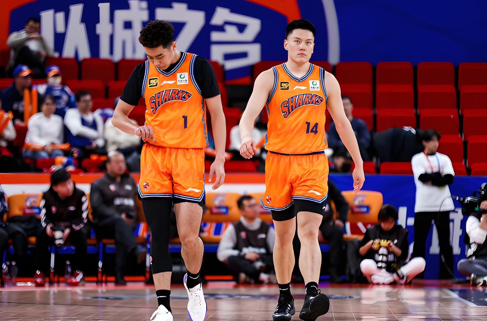 开云在线直播-广东队团结进攻，胜出对手封神