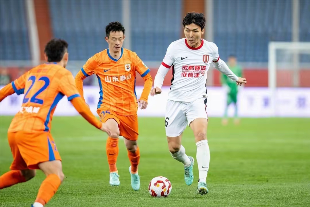 中轴线实力对比明显，球队战术配合愈发有序的简单介绍