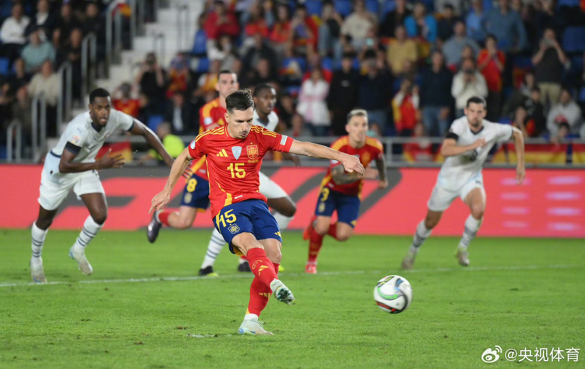 关于摩洛哥在欧洲预选赛中表现出色，晋级形势看好的信息