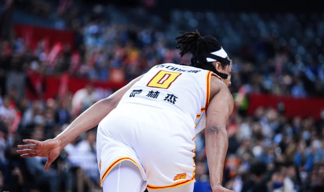 篮网队客场战胜强敌夺得连胜