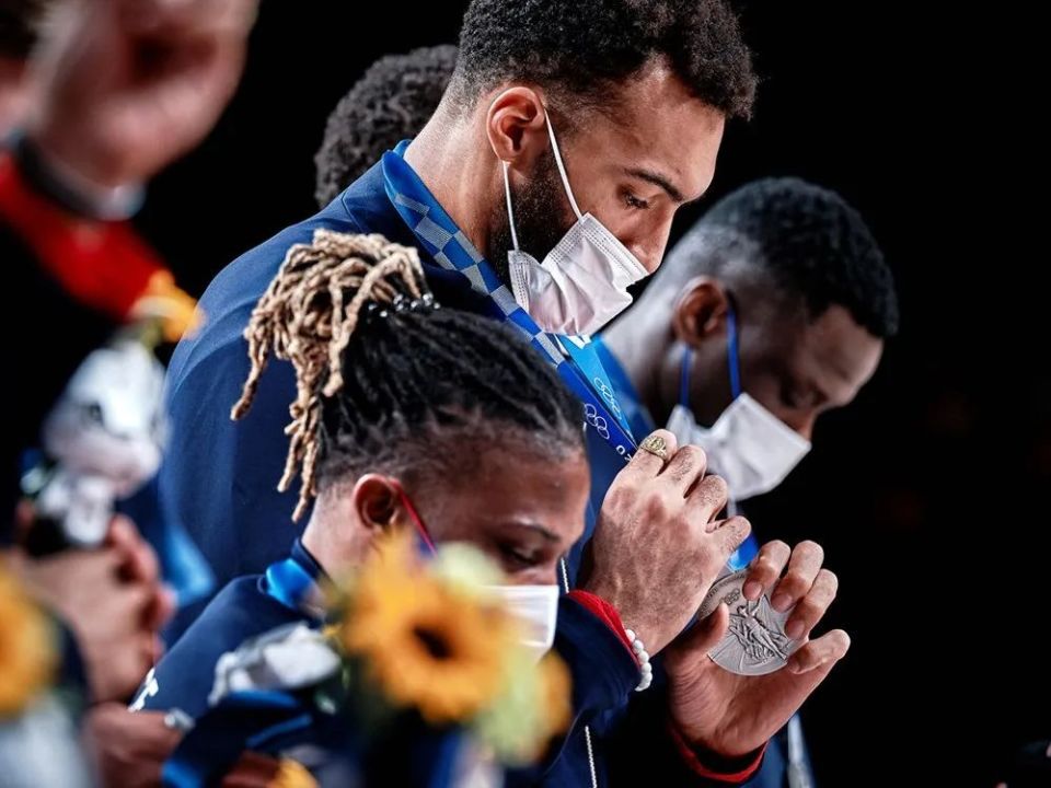 猛龙爆冷美国男篮,戈贝尔关键制胜 猛龙爆冷美国男篮,戈贝尔关键制胜