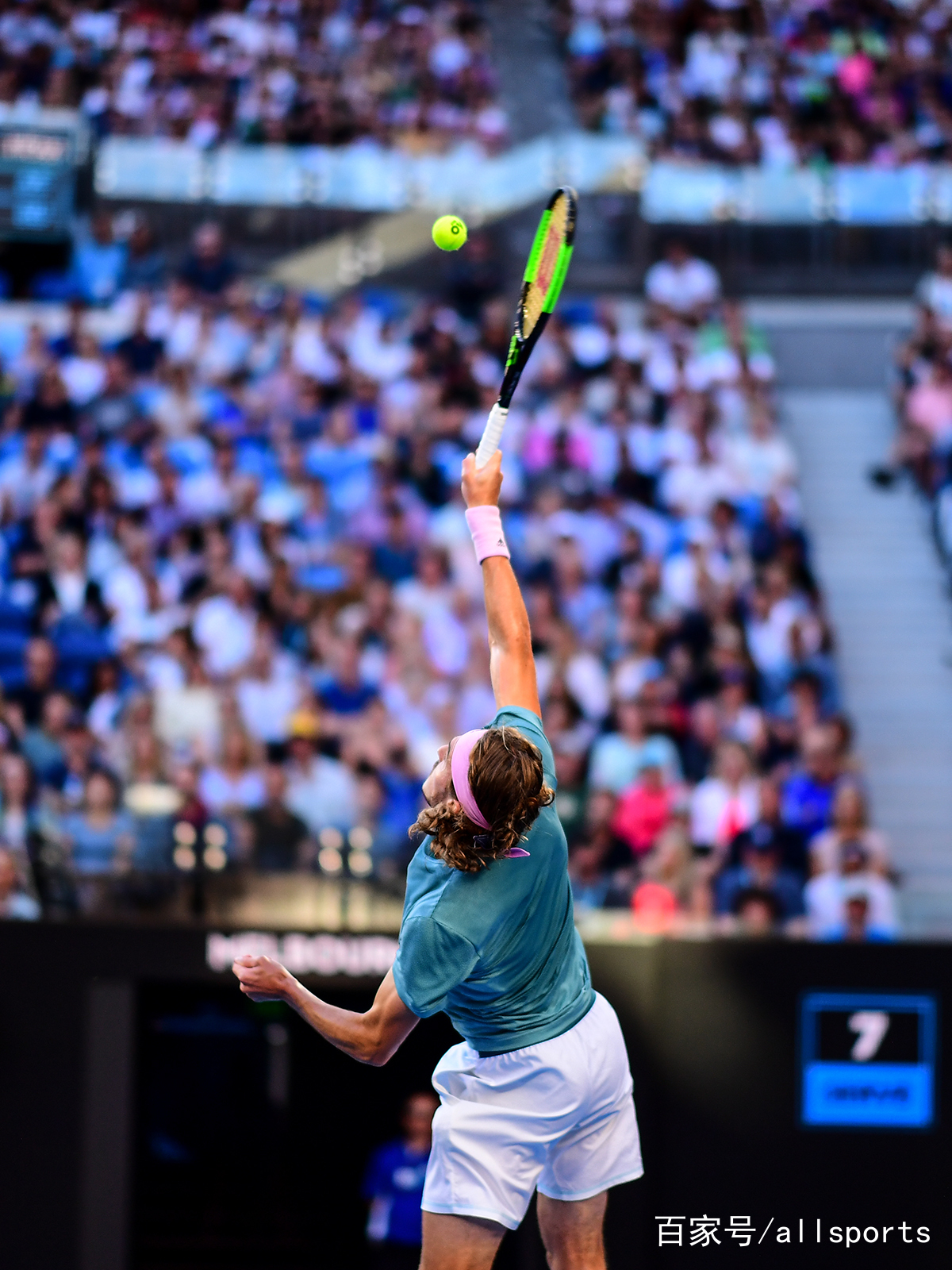 包含美国网球队力克澳大利亚网球队，西西帕斯制霸全场的词条